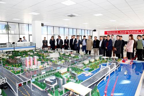 國(guó)家重點(diǎn)研發(fā)計(jì)劃“綜合交通運(yùn)輸與智能交通”重點(diǎn)專項(xiàng)項(xiàng)目啟動(dòng)會(huì)在我校成功舉行，聚焦多式聯(lián)運(yùn)智能集成技術(shù)與裝備開發(fā)